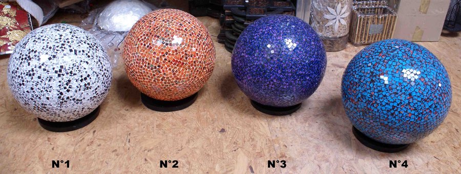 Boule sphère lumineuse mosaïque en verre – La Brocantique